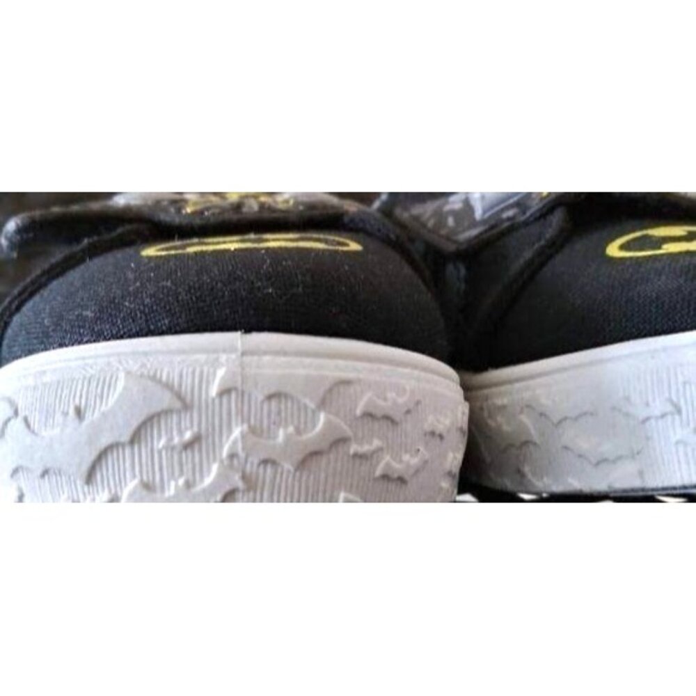 DC Batman Toddler Black Yellow Casual Sneakers Shoes Size 9 - Picture 4 of 9